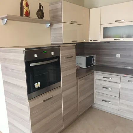 Отель луксозен в 4 звезден