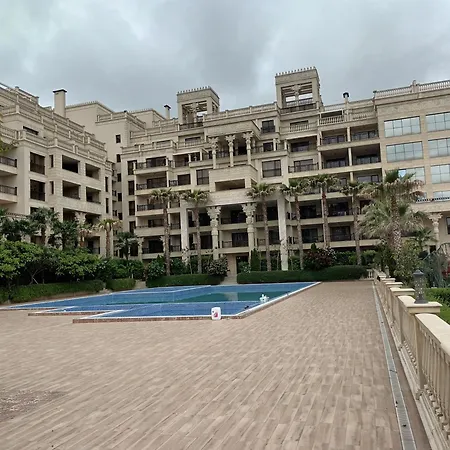 מלון луксозен в 4 звезден 4*